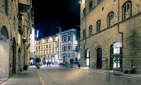 Via Tornabuoni en Florencia, la dirección del lujo y de las tendencias Made in Italy